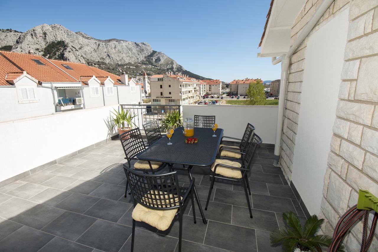 Cherry Omiš Esterno foto