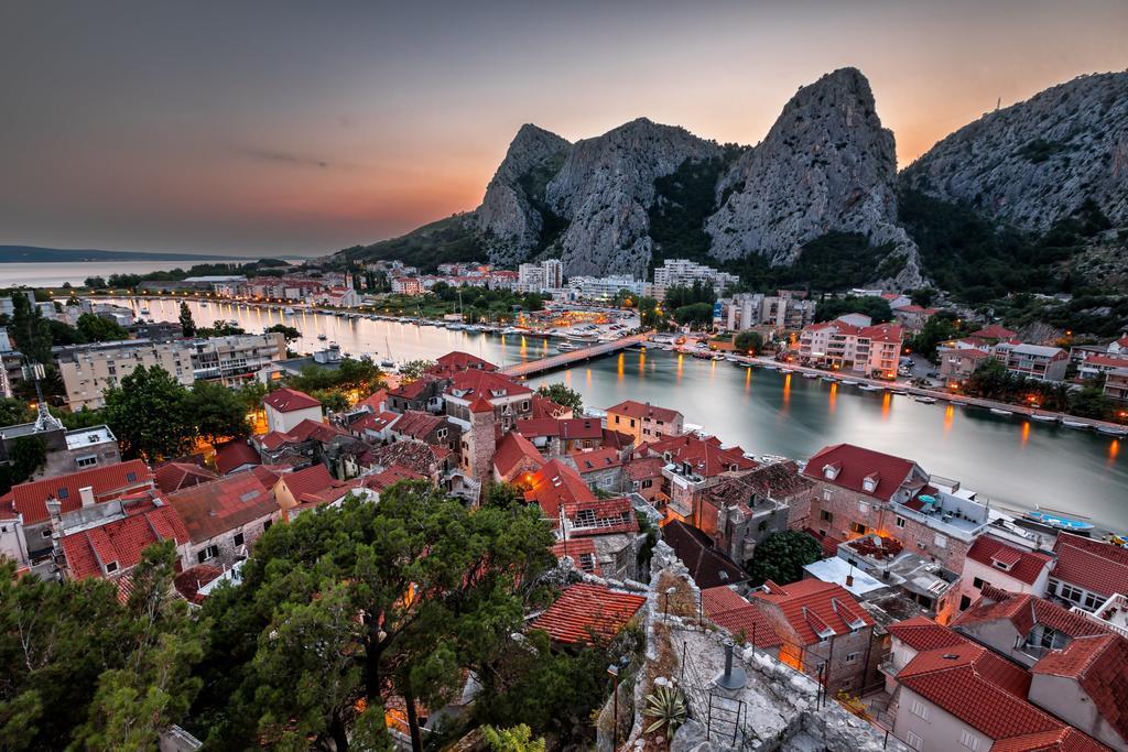 Cherry Omiš Esterno foto